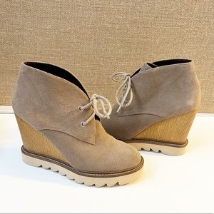 BCBGeneration Ankle Boots Oil Calf Suede Taupe Nariska Wedge Booties Size 7.5M